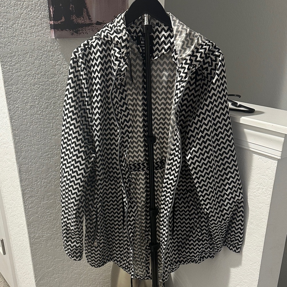 Chic Chevron Patterned Rain/windbreaker Jacket BNWOT size large - Picture 3 of 6